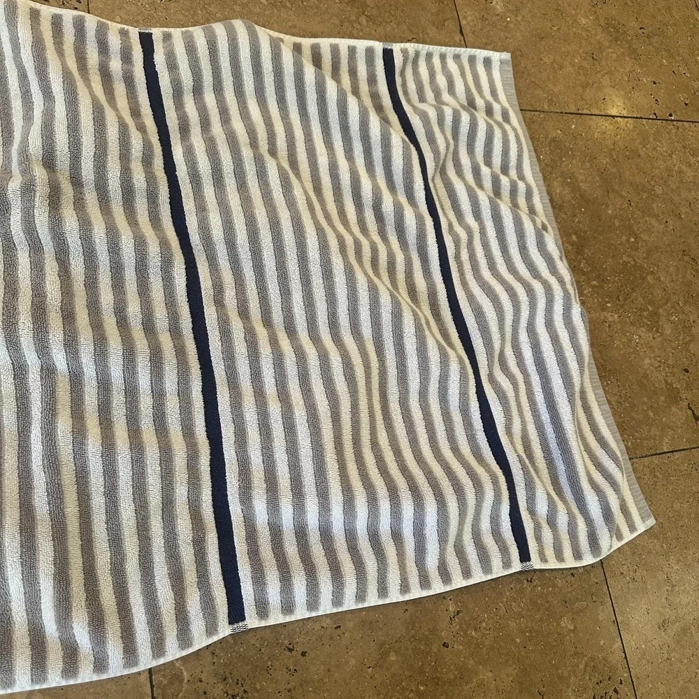 VTG Tommy Hilfiger Gray Navy Striped Cotton Bath Towel Ribbed Bathroom Everyday
